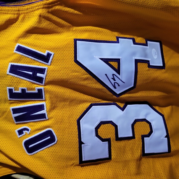 SIGNED - JSA CERTIFIED - SHAQUILLE O'NEILS JERSEY - Picture 3 of 10